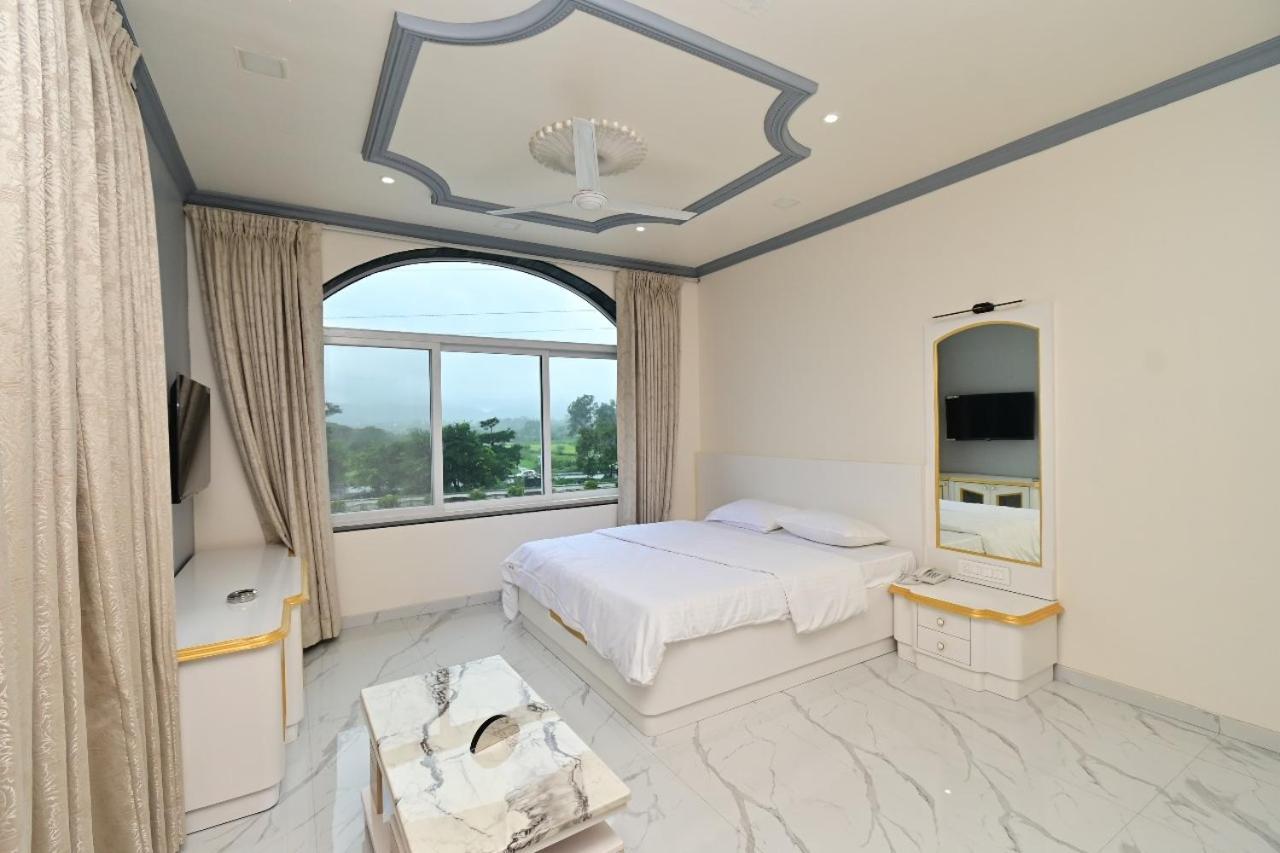 Vedika Garden Hotel Āmbavna Eksteriør billede