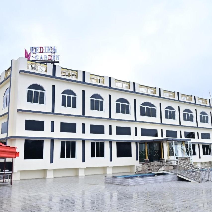 Vedika Garden Hotel Āmbavna Eksteriør billede